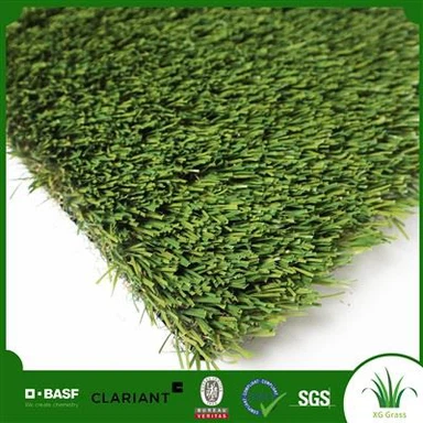 Пейзаж с изкуствена трева