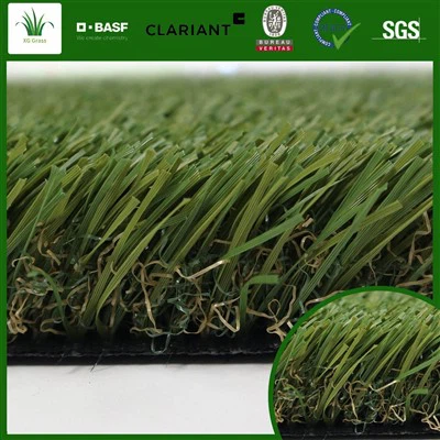 Пейзаж с изкуствена трева